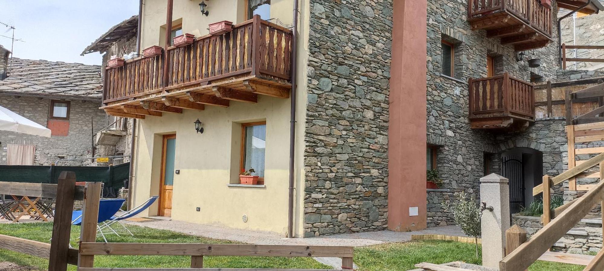 Апартаменты Casa Alpina - Sarre Аоста Номер фото